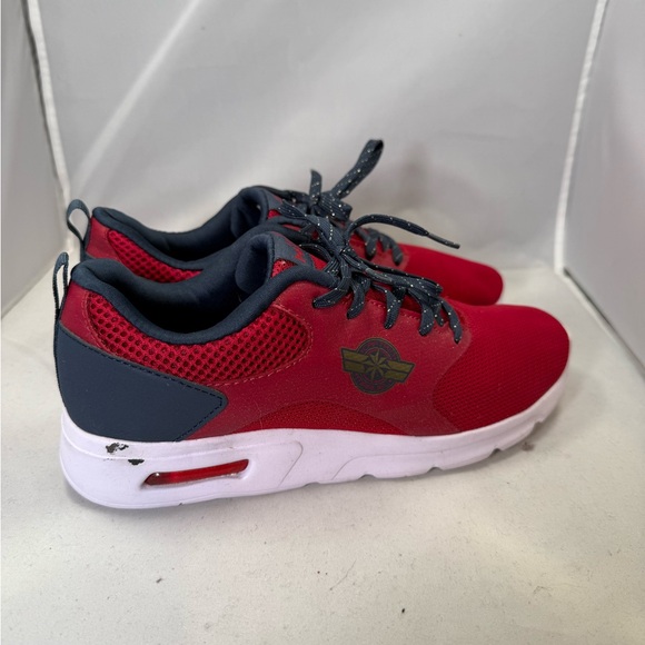 Captain Marvel shoes Size 4 in good condition only worn a few times - Picture 7 of 10